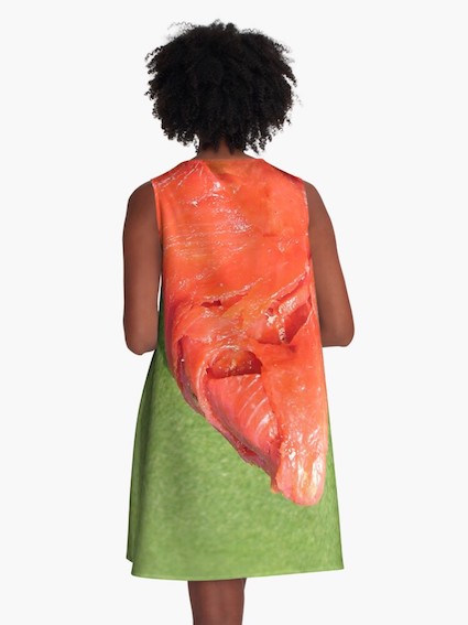Datei:Jack Joblin Flesh dress Salmon dress Lachskleidung Lachskunst SalmonArt Redbubble work-71935738-a-linien-kleid(1).jpg